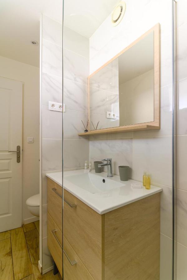 Appartement Select'sohome - Renove Au Coeur Du Centre-ville Du Lavandou - A Proximite Des Plages Et Commerces - Gaia