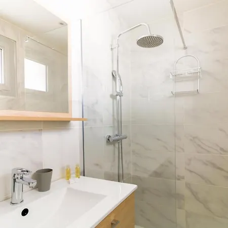 Select'Sohome - Appartement Renove Au Coeur Du Centre-Ville Du Lavandou - A Proximite Des Plages Et Commerces - Gaia Le Lavandou Extérieur photo