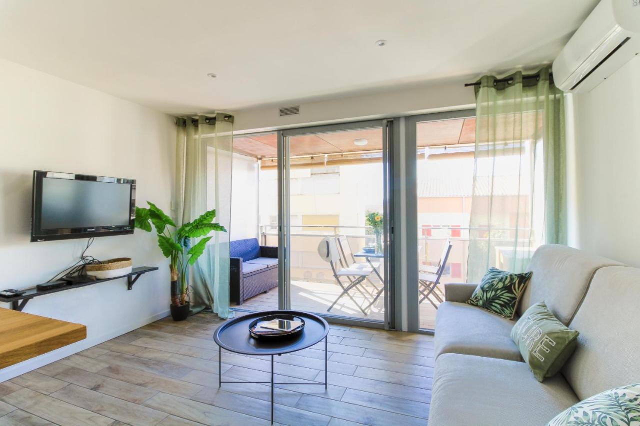Appartement Select'sohome - Renove Au Coeur Du Centre-ville Du Lavandou - A Proximite Des Plages Et Commerces - Gaia *
